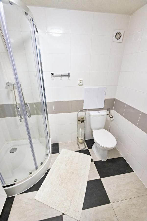Apartman Theo Veľký Slavkov Exterior foto